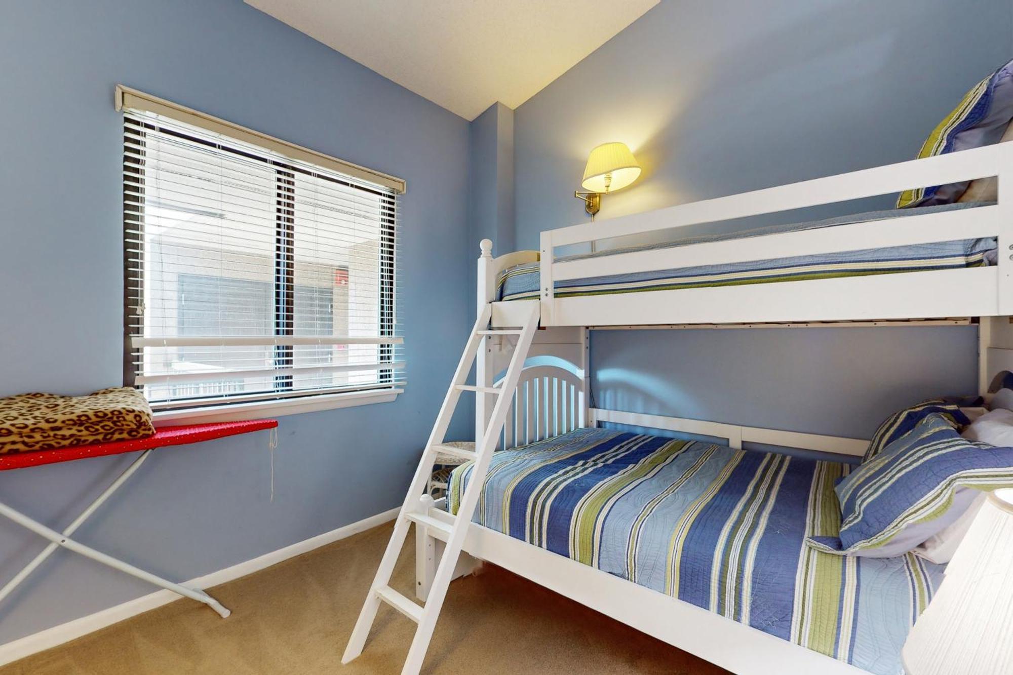 Sea Colony --- 910 Island House Ph#10 Bethany Beach
