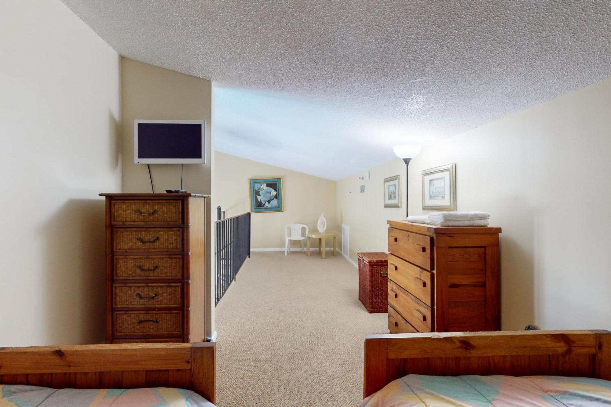 Sea Colony --- 910 Island House Ph#10