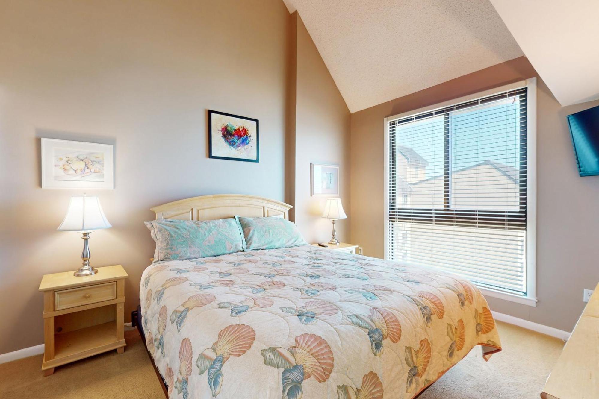 Sea Colony --- 910 Island House Ph#10