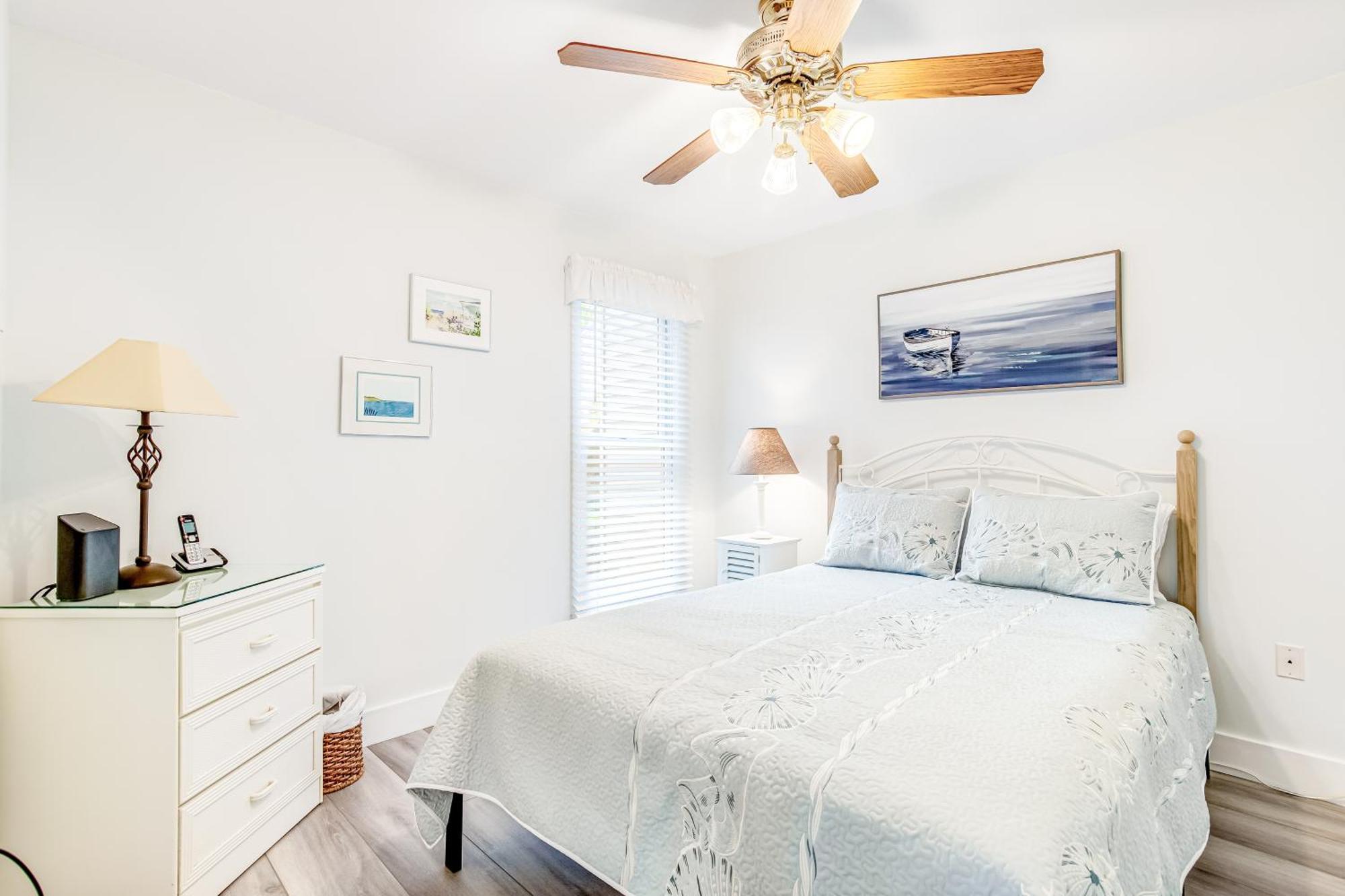 Sea Colony Lakeshore Apartment
