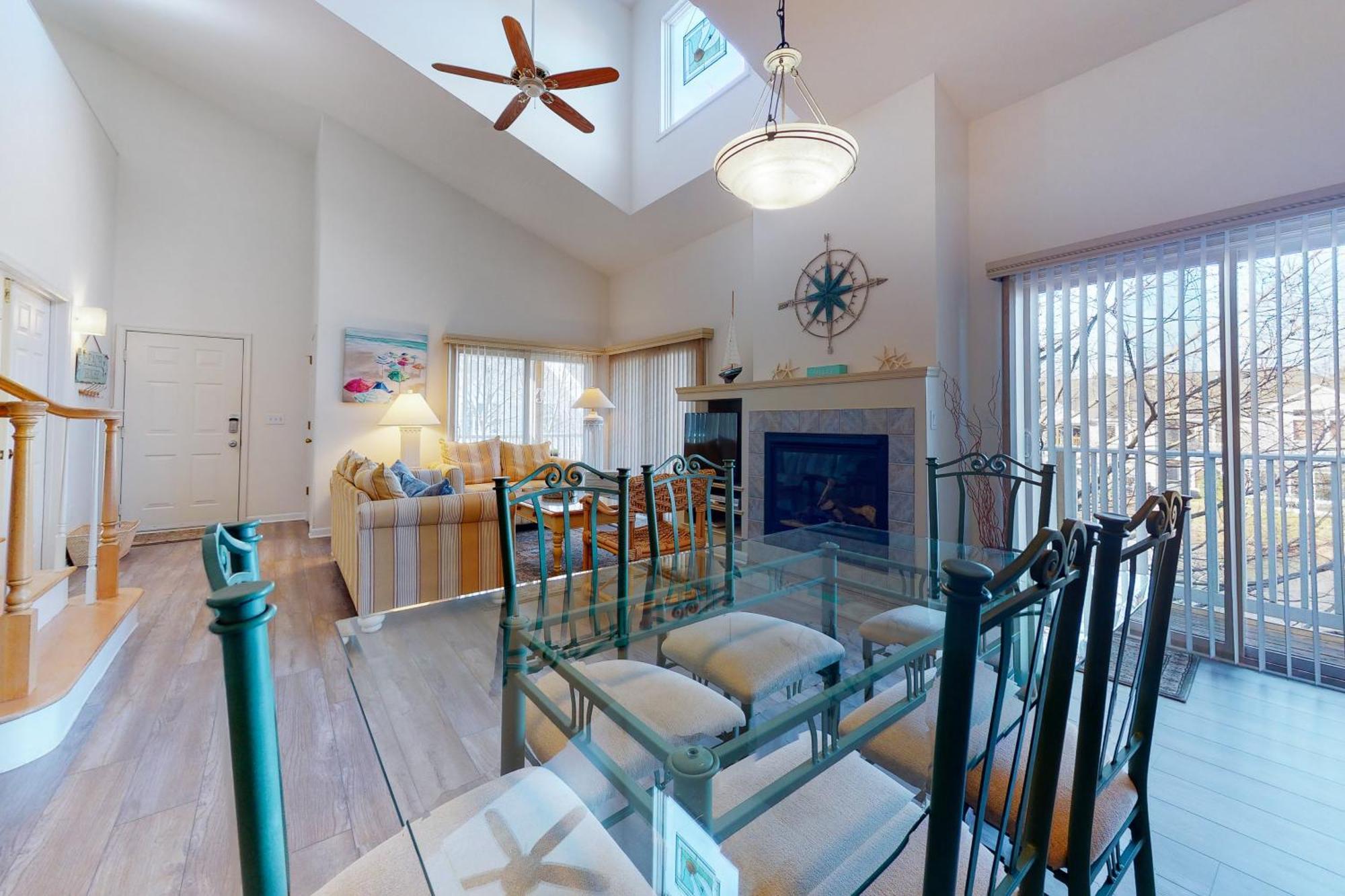 Sea Colony Pinewood Ii *