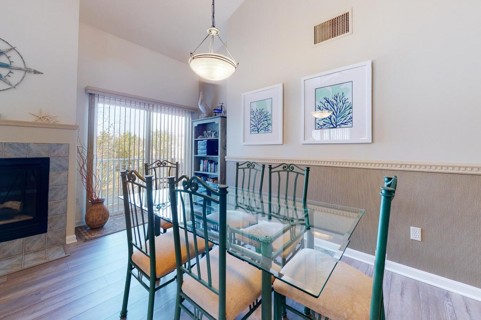 Sea Colony Pinewood Ii *