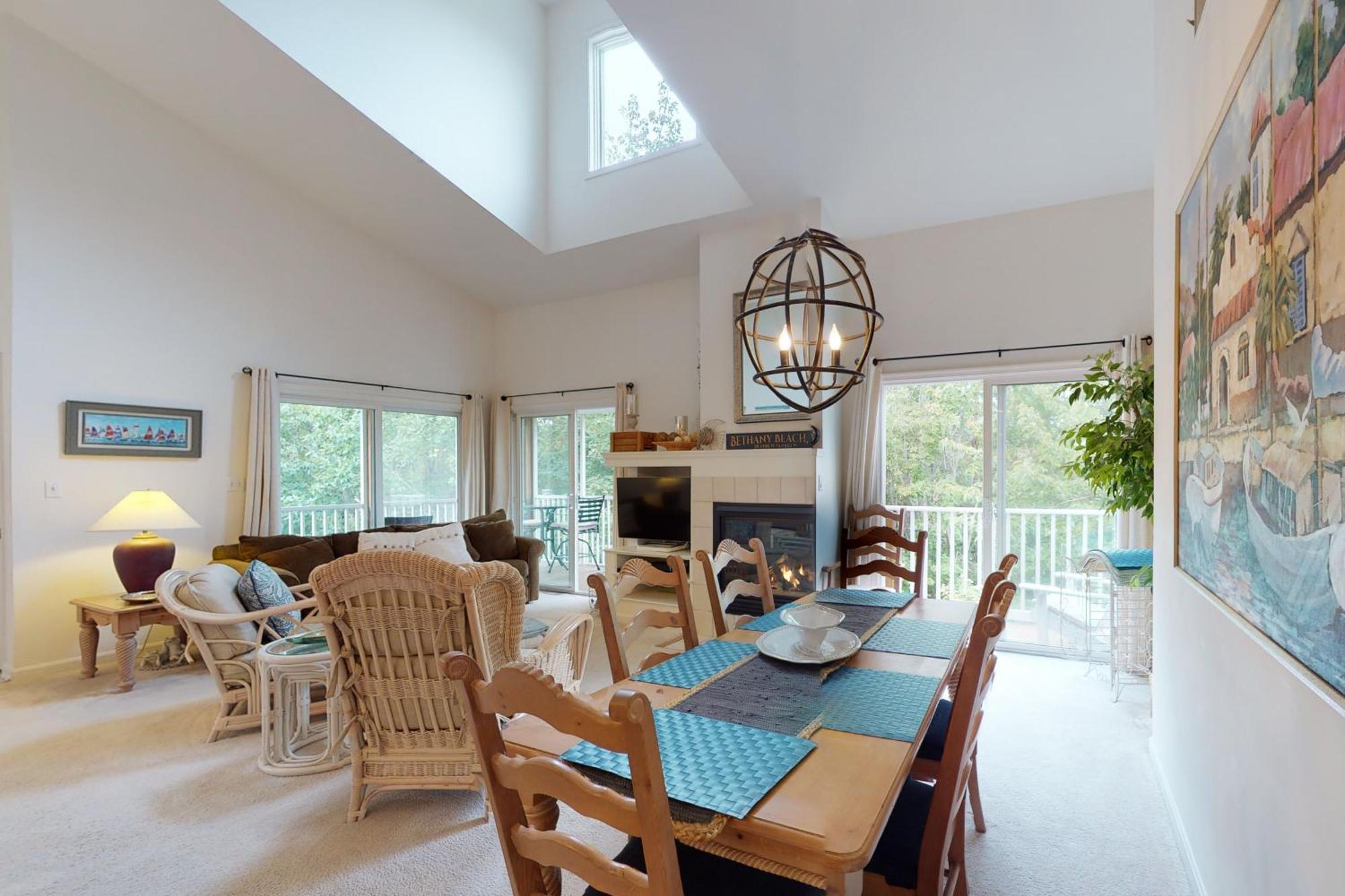 Sea Colony Pinewood Iii *