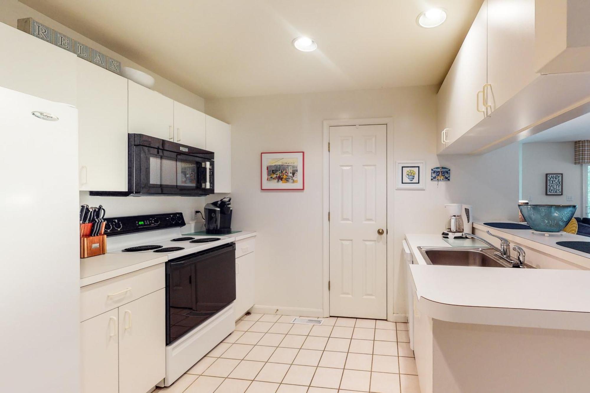 Apartment Sea Colony Sanddollar Iii *