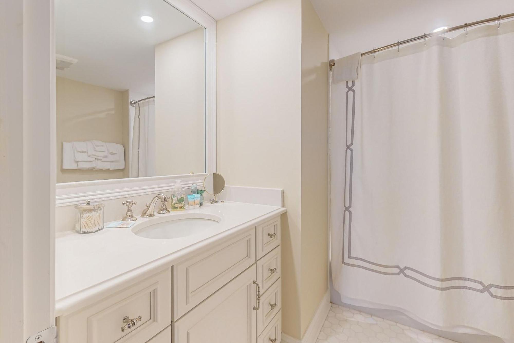 Apartment Sea Colony --- 1004s Edgewater House Road
