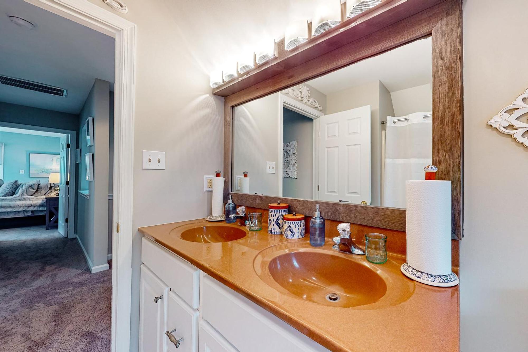 Salt Pond --- 494 Bethany Loop *
