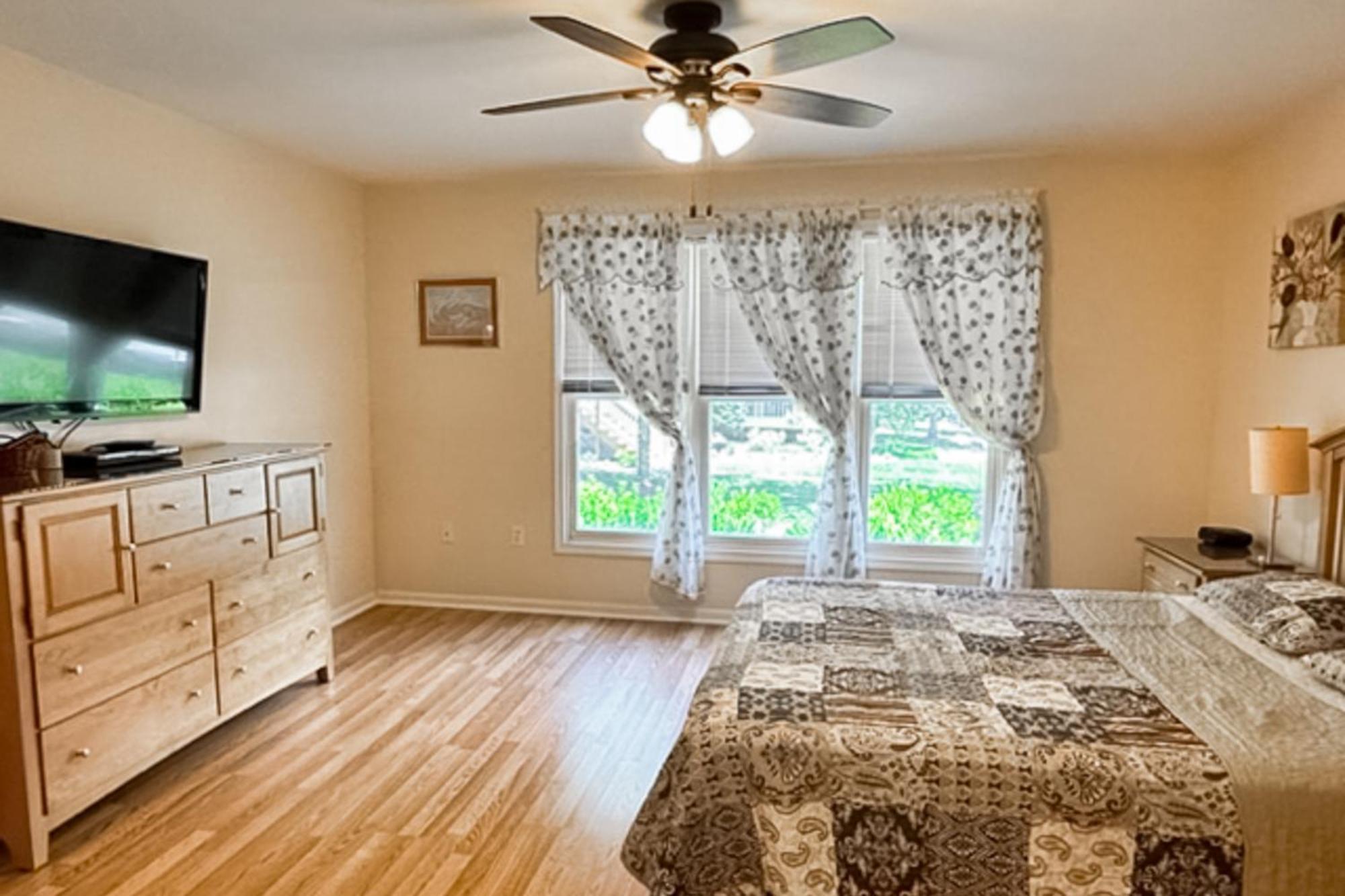 Sea Colony --- 55032 Pine Dr Apartment