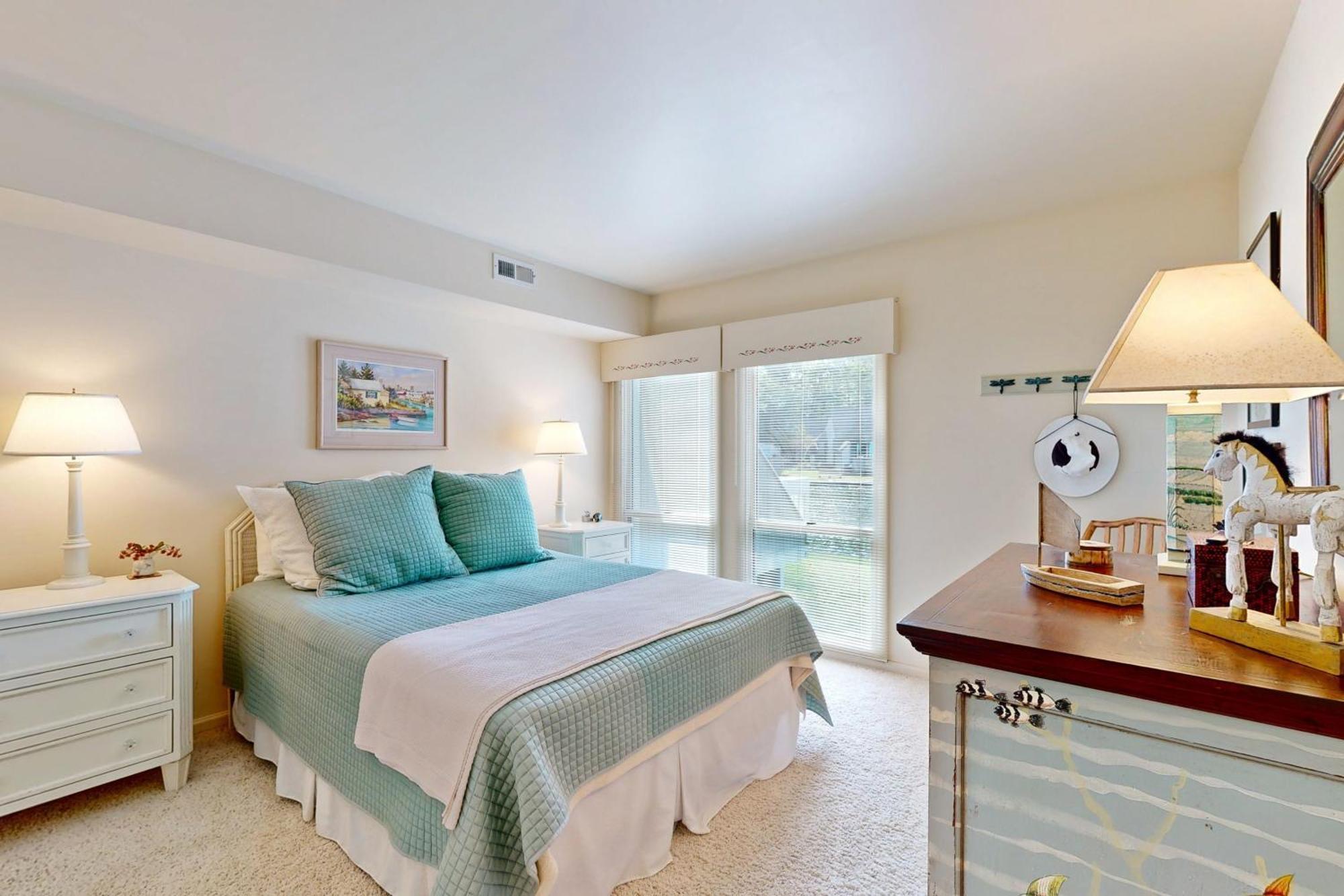 Sea Colony --- 33577 West View, Unit 1004b