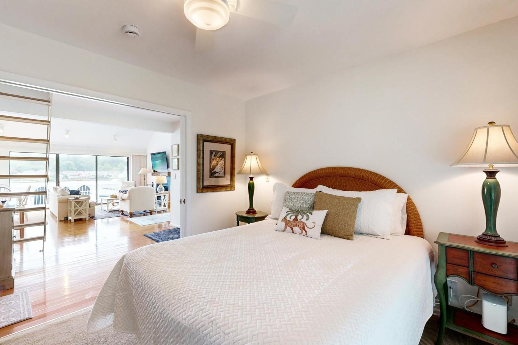 Apartment Sea Colony --- 39254 W Ct #2007