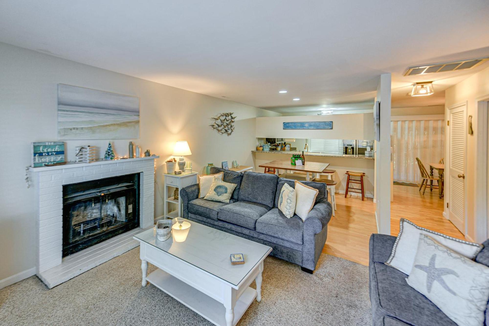 Quiet With Pool Access - 1 Mi To Bethany Beach! Holiday home Bethany Beach