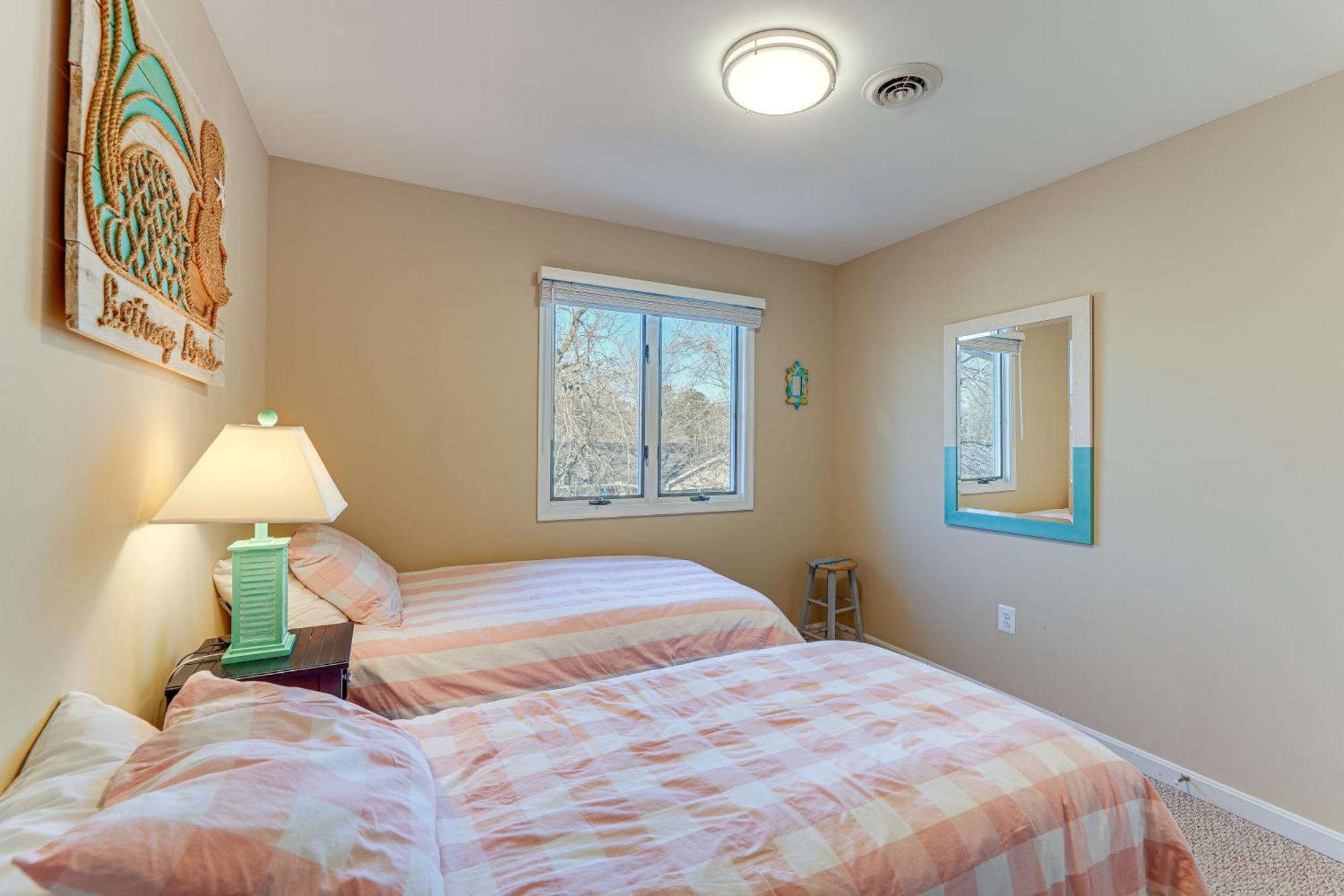 Family Townhome With Deck Walk To Bethany Beach! Bethany Beach