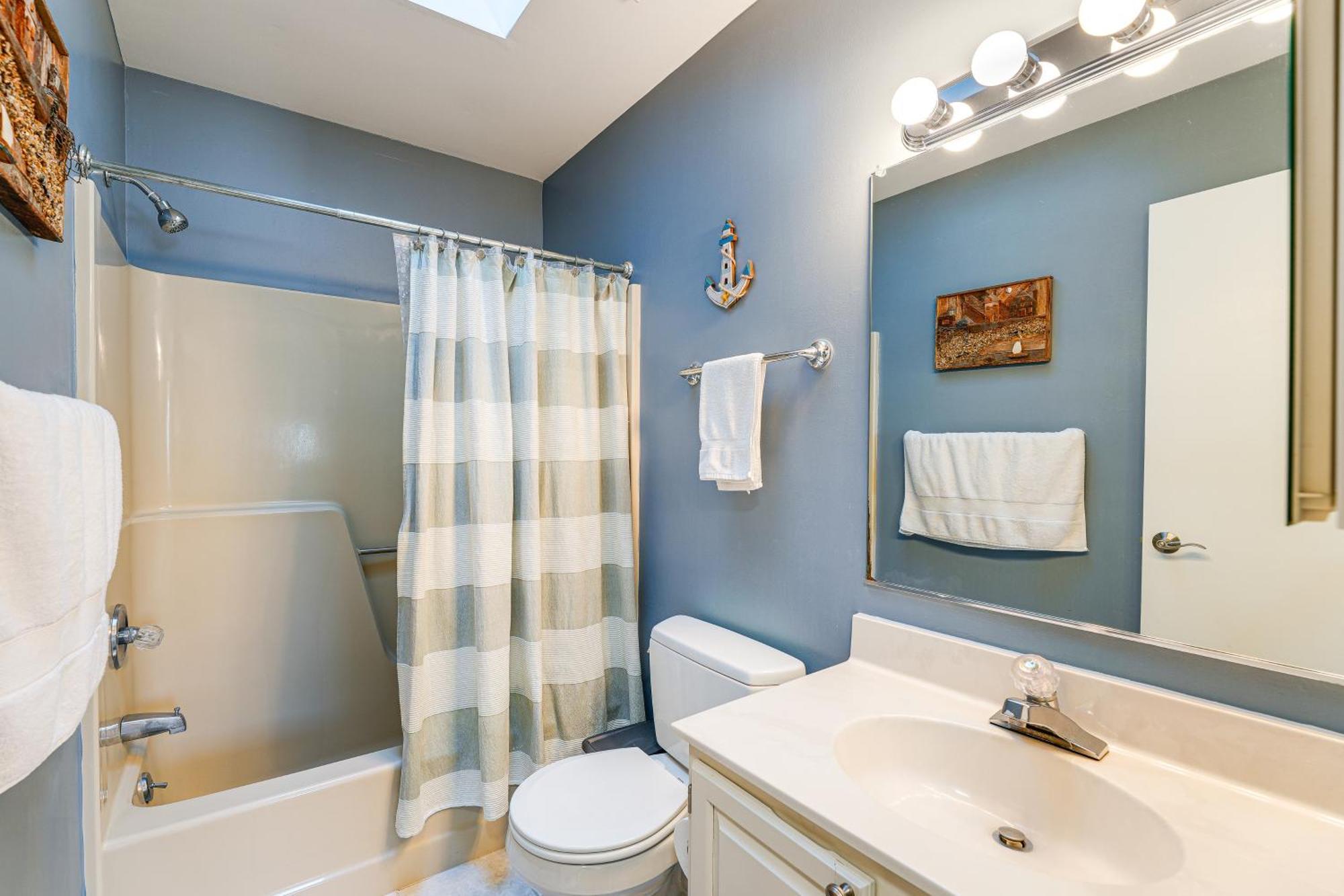 Family Townhome With Deck Walk To Bethany Beach! Holiday home