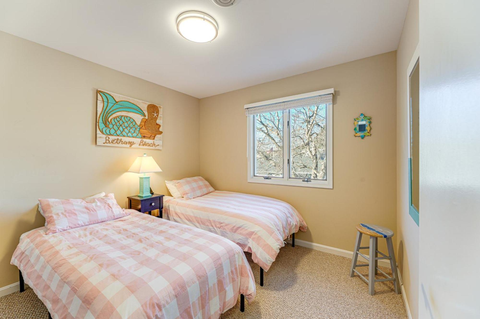 Family Townhome With Deck Walk To Bethany Beach! * Bethany Beach