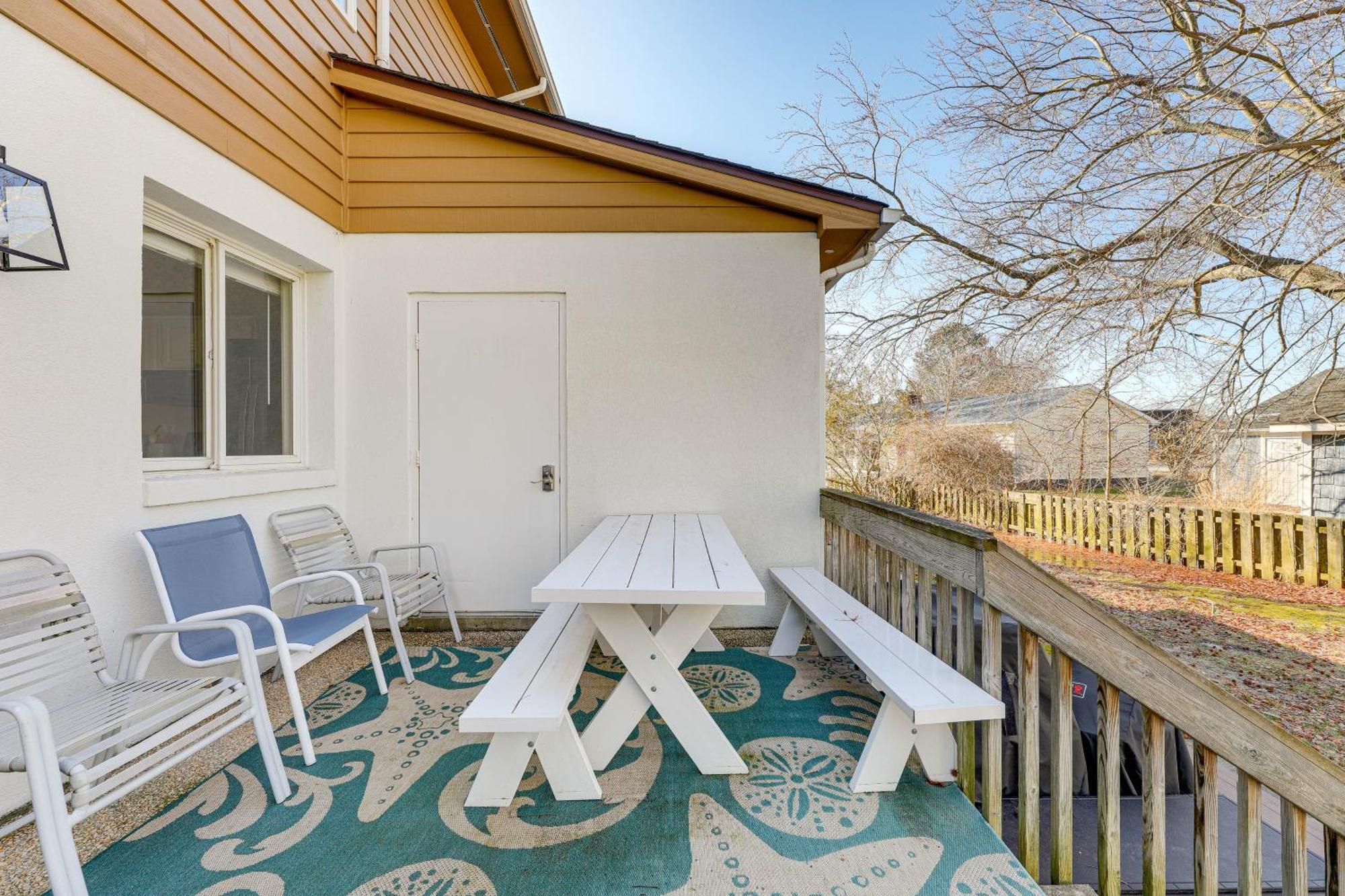 Family Townhome With Deck Walk To Bethany Beach!