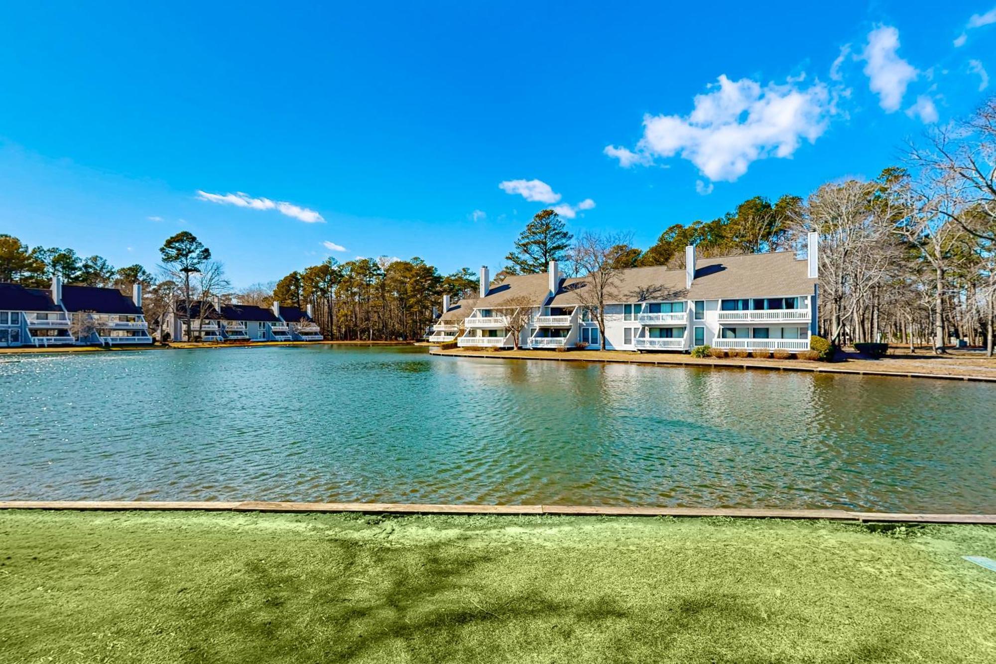Sea Colony West Pine Apartment
