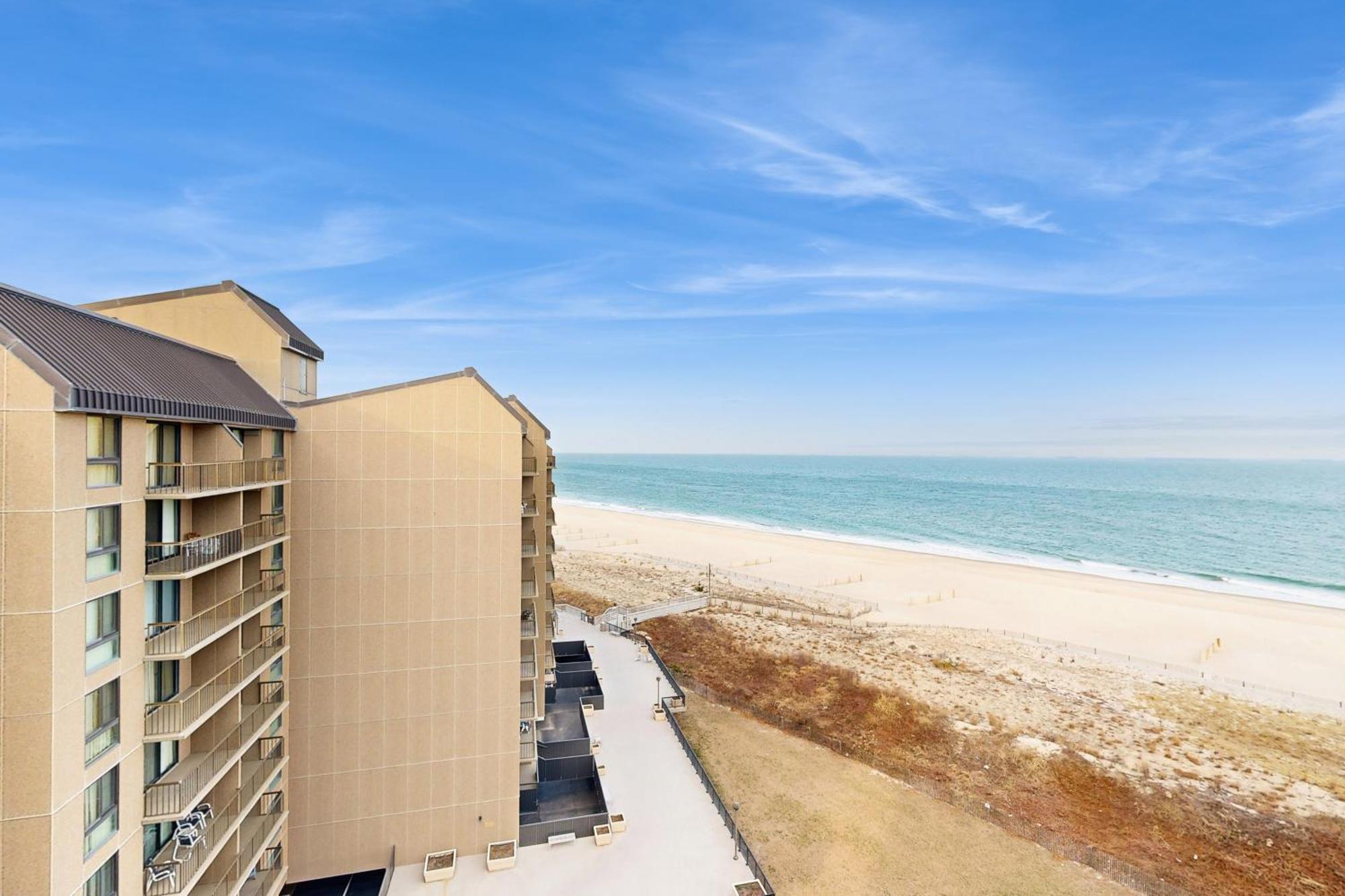 Apartment Sea Colony - 911 Harbour House Rd. *