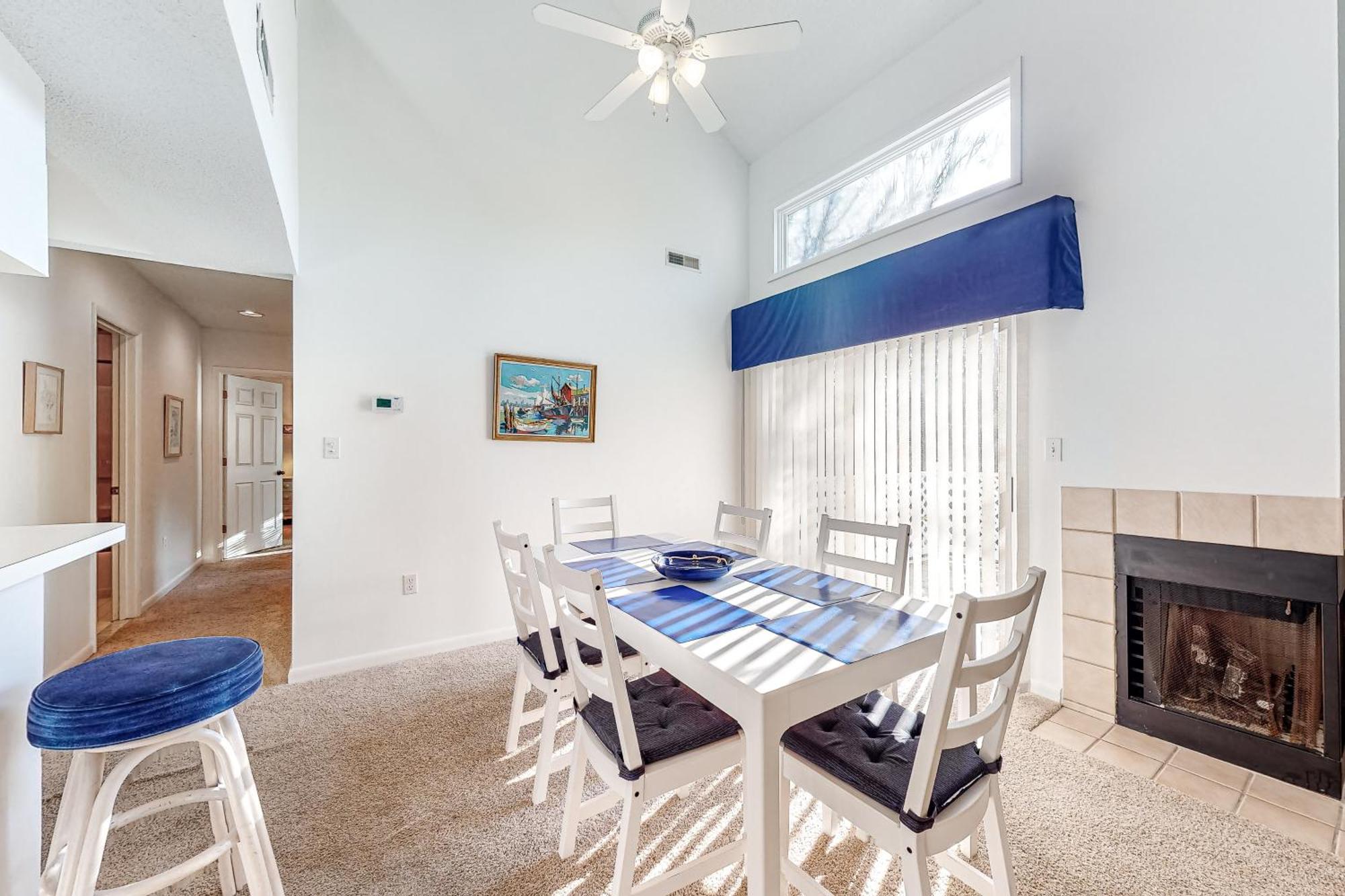 Sea Colony --- 21013 Greenway Ct. Apartment *