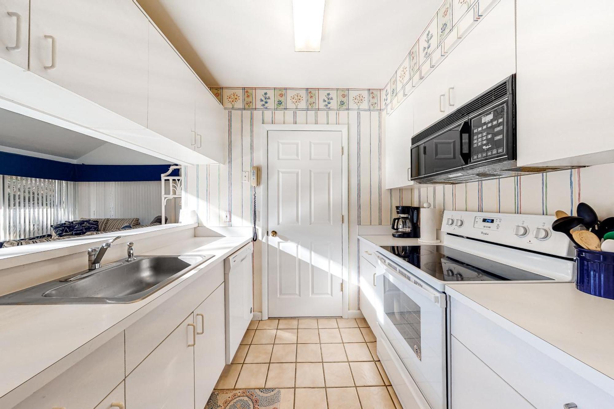 Apartment Sea Colony --- 21013 Greenway Ct.