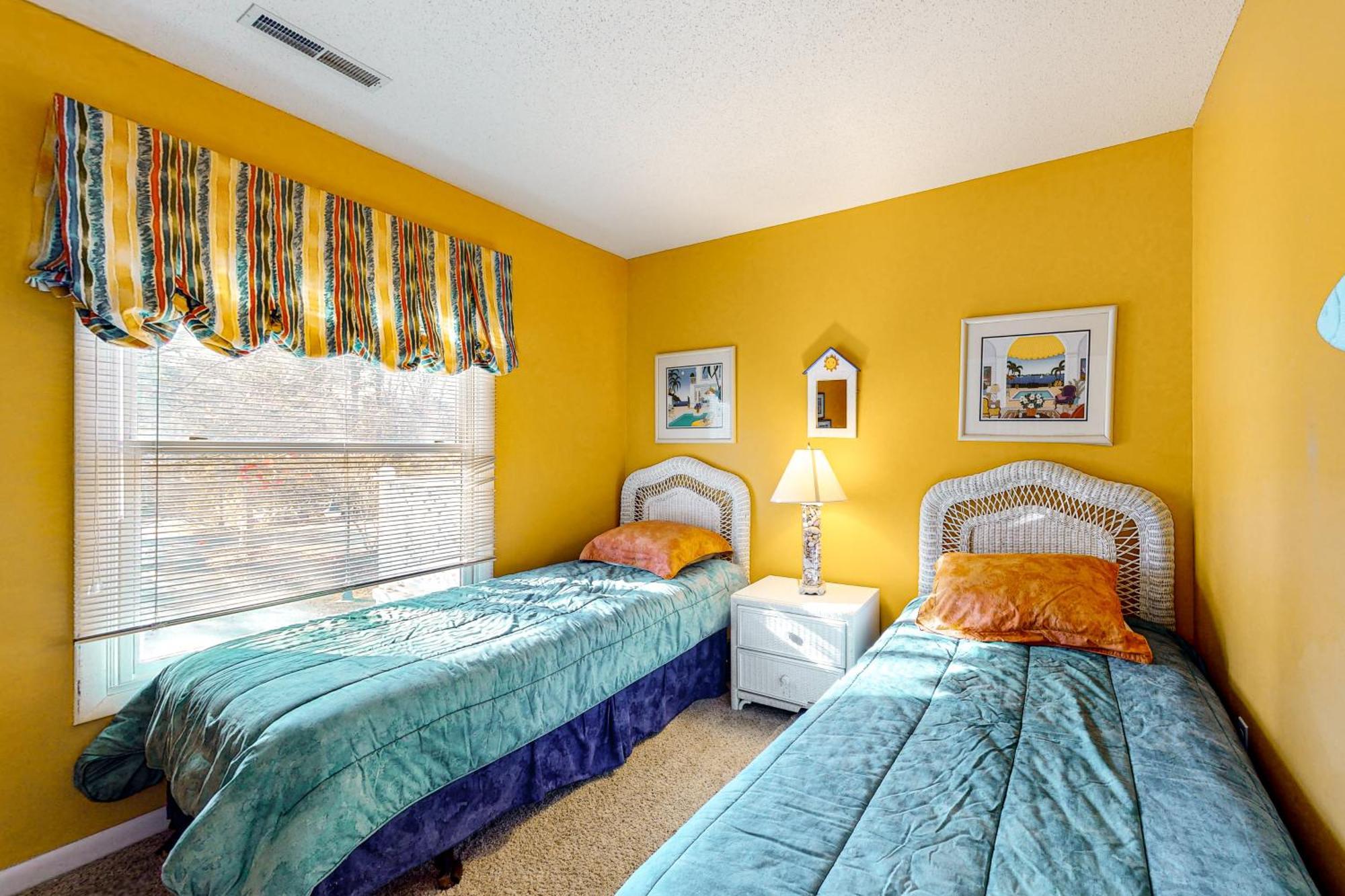 Apartment Sea Colony --- 21013 Greenway Ct. *