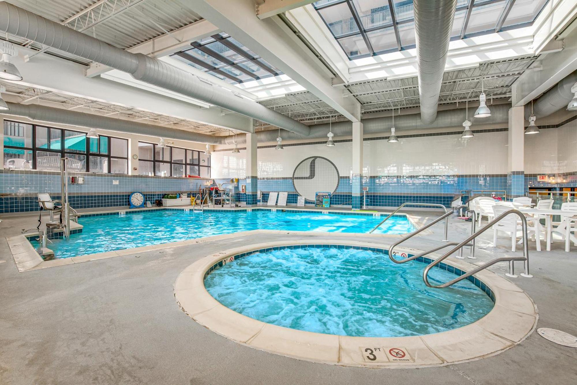 Sea Colony --- 21013 Greenway Ct. Apartment *