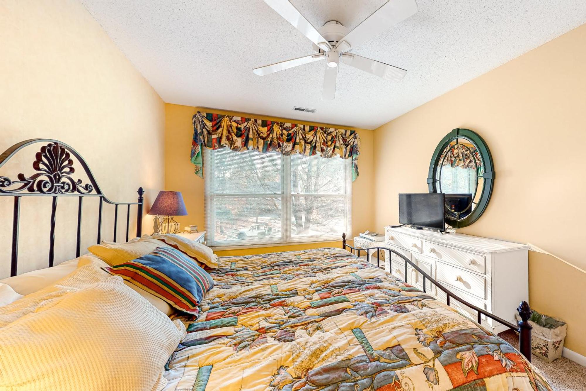Apartment Sea Colony --- 21013 Greenway Ct.