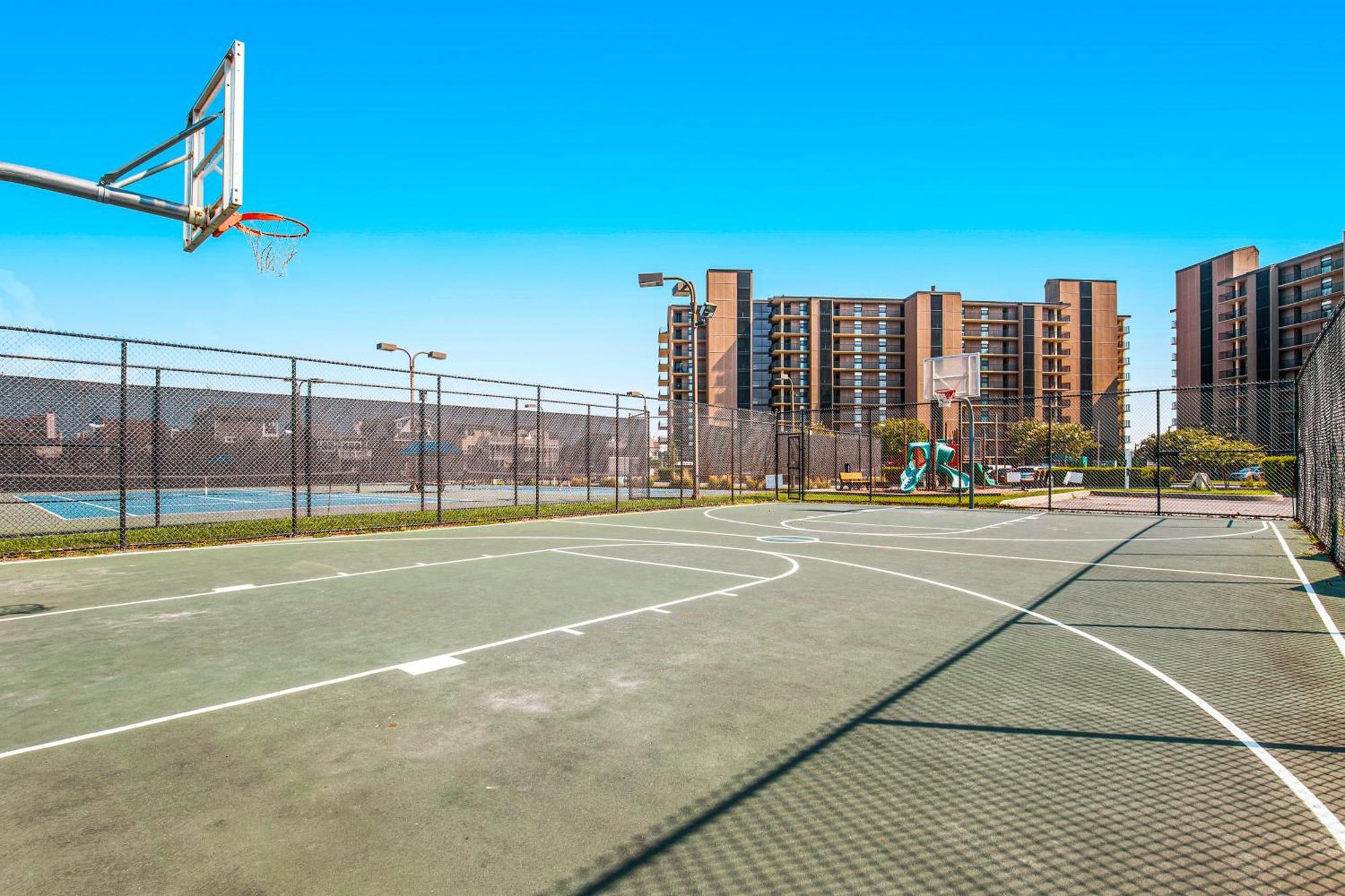 Apartment Sea Colony --- 21013 Greenway Ct.