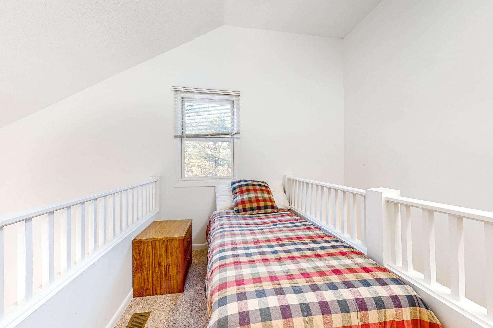 Apartment Sea Colony --- 21013 Greenway Ct. *