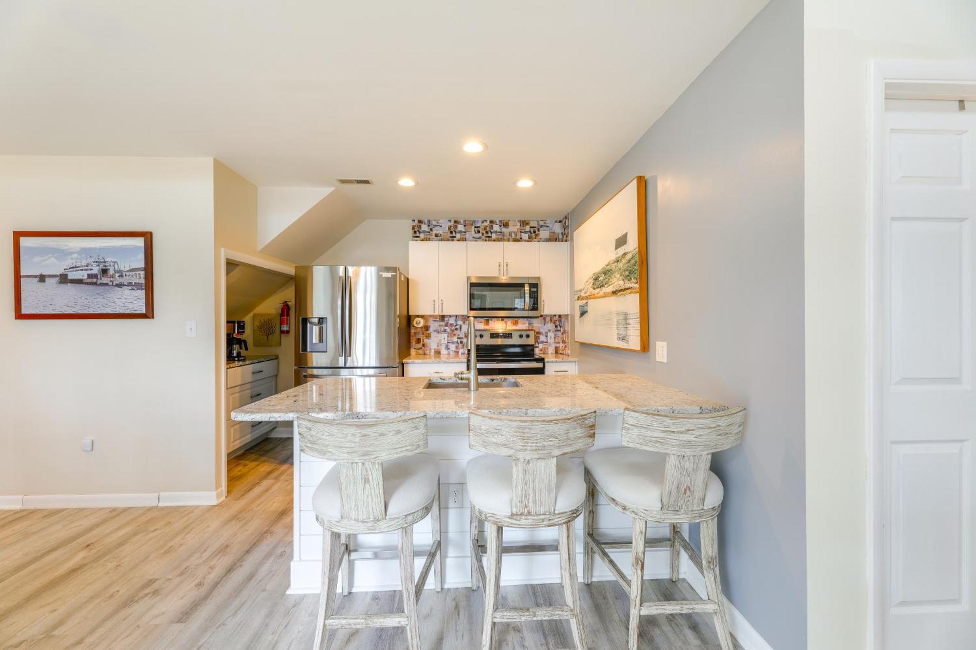 Apartment 1 Mi To Bethany With Pool Access! *