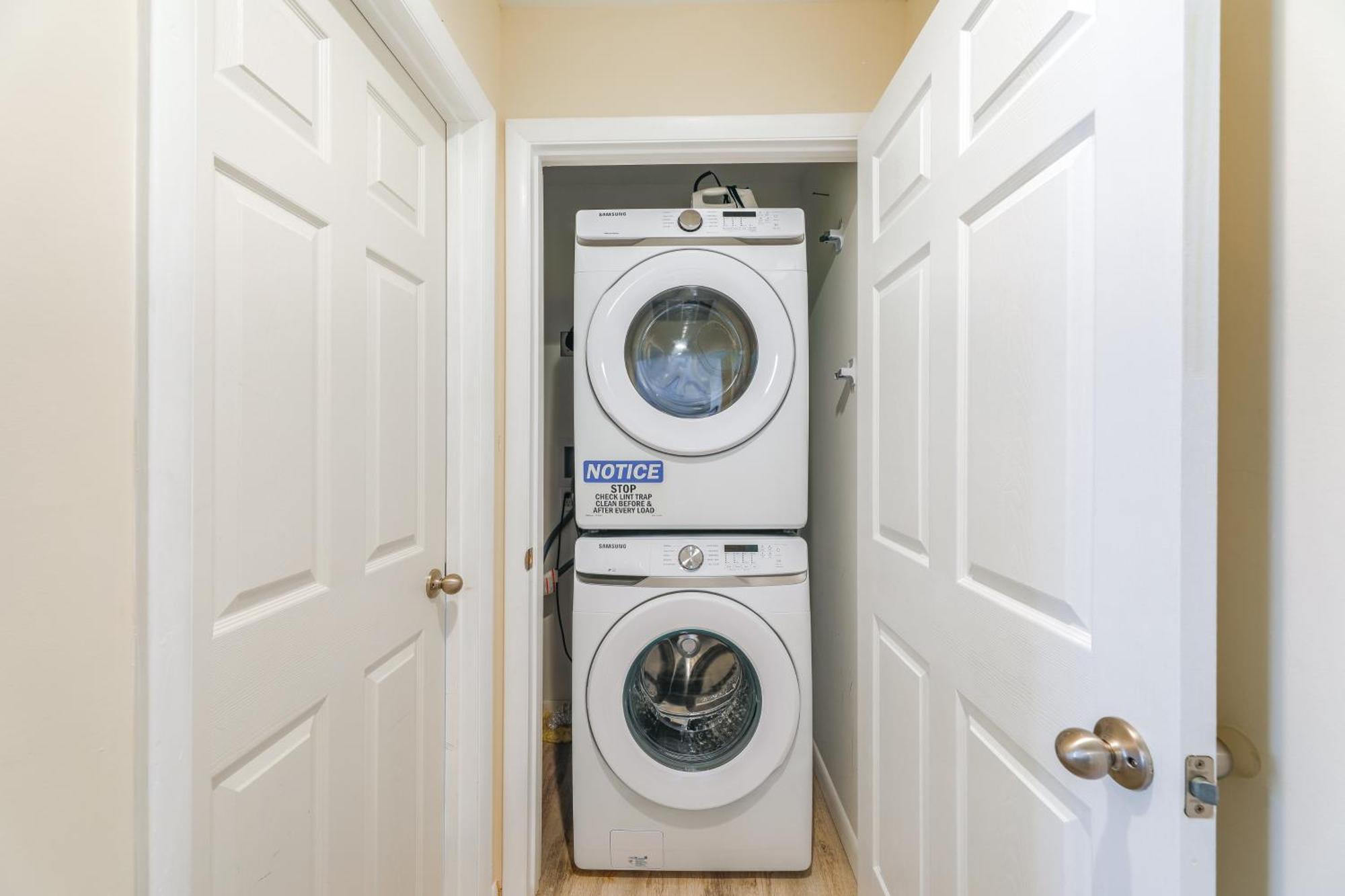 1 Mi To Bethany With Pool Access! Apartment *