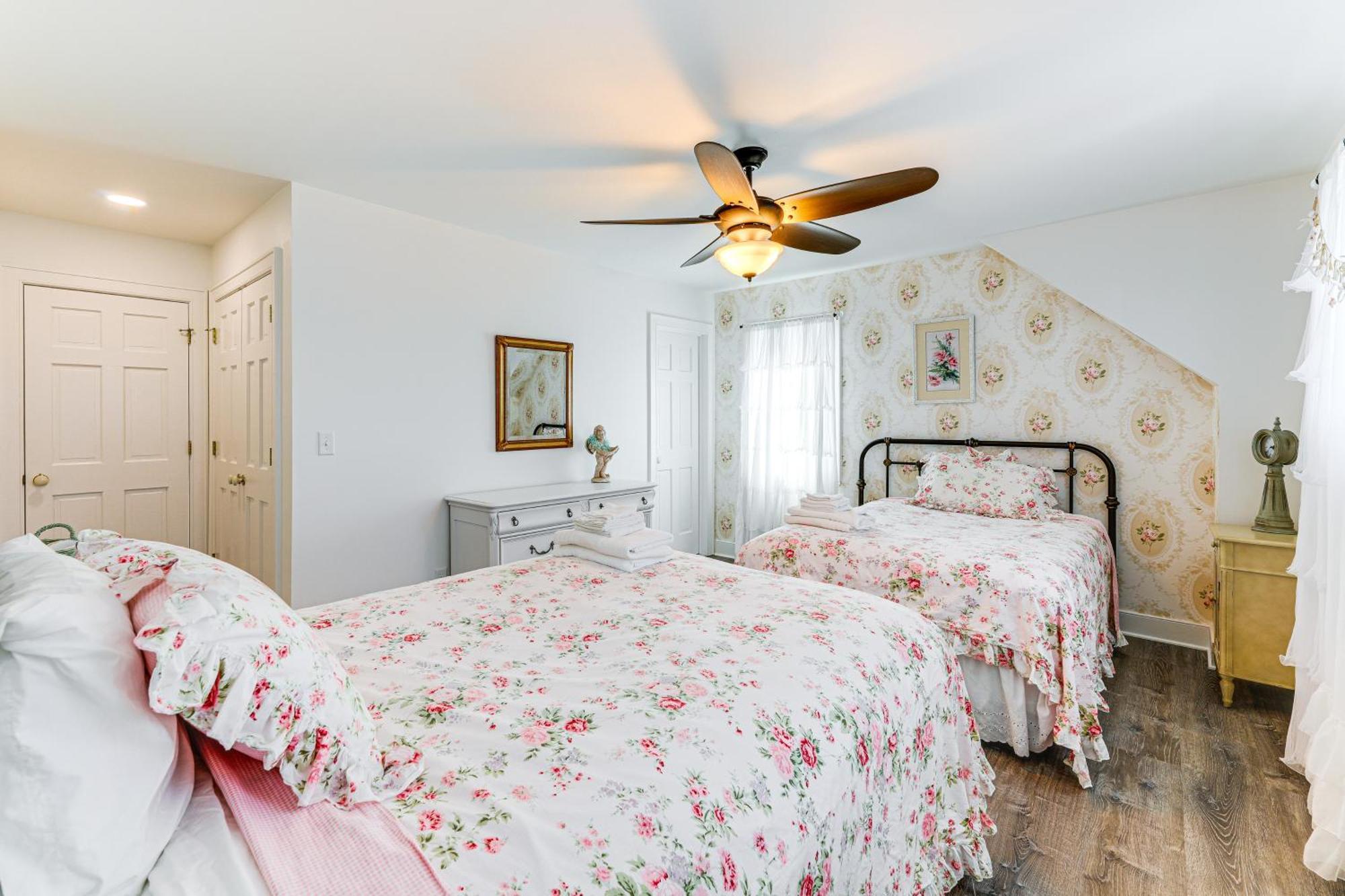 Steps To Shore Spacious Bethany Retreat Holiday home