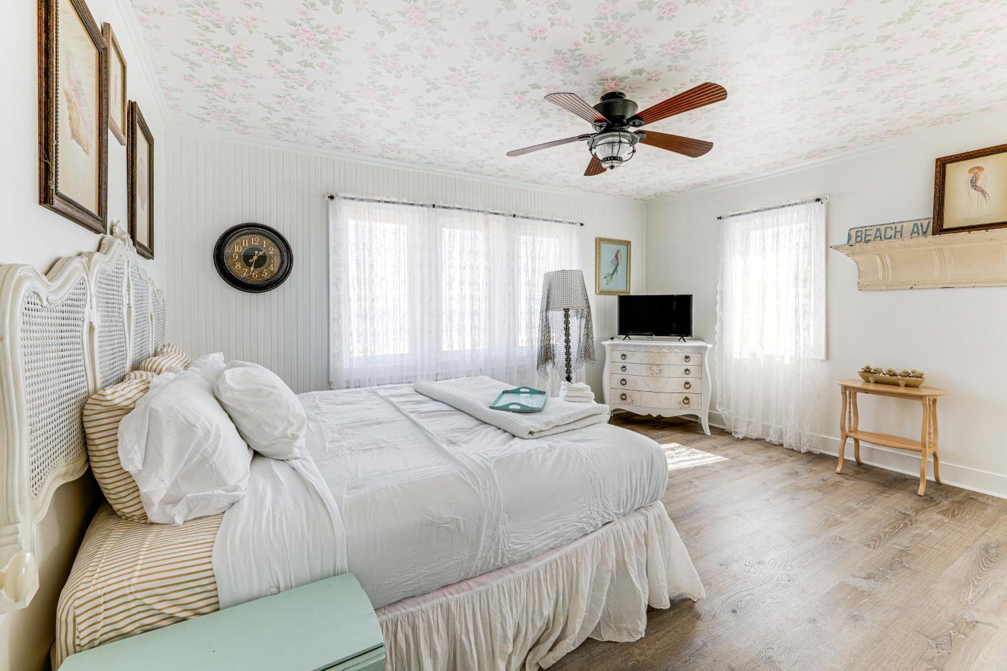 Steps To Shore Spacious Bethany Retreat Holiday home