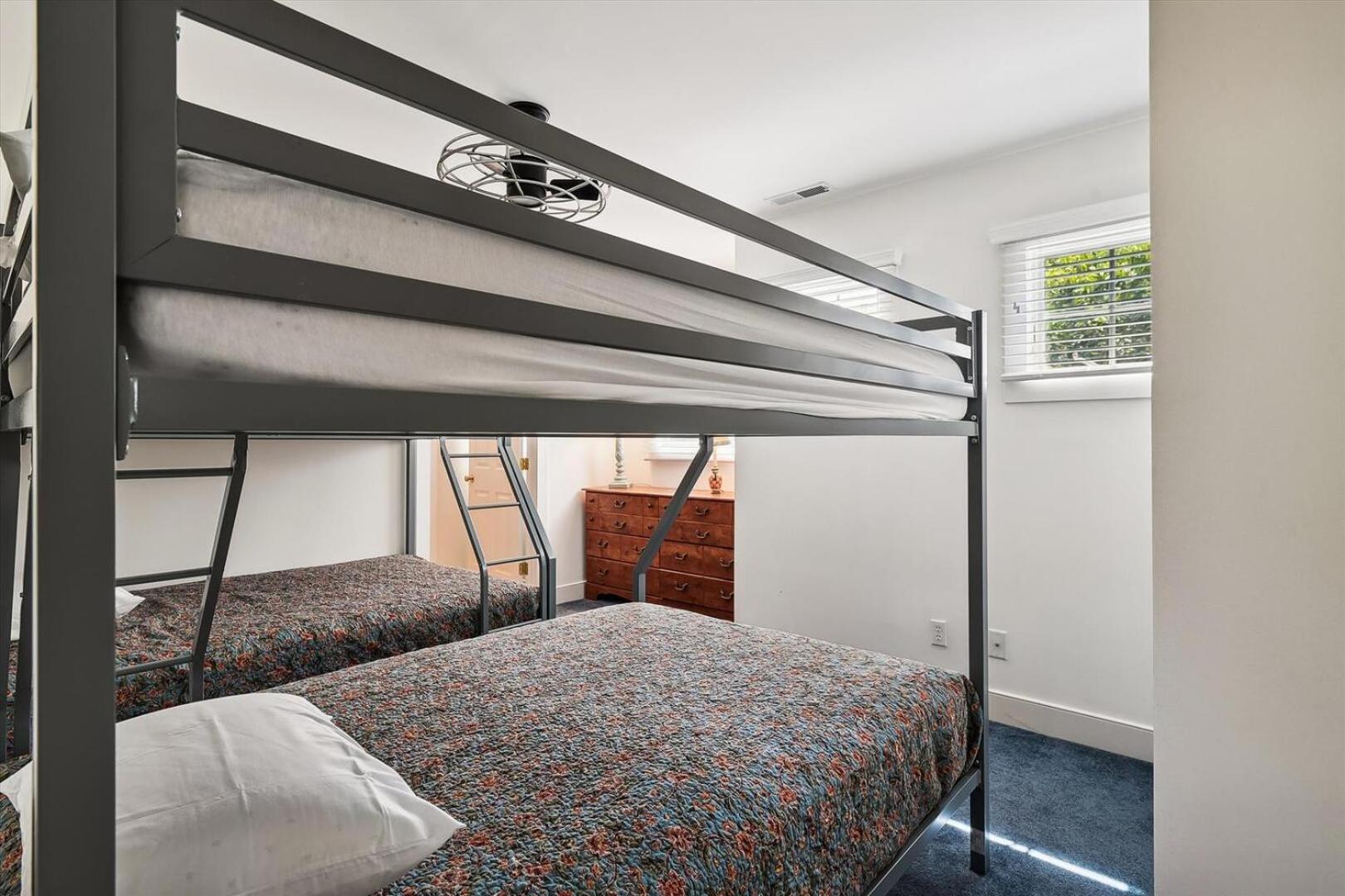 Tingle Avenue 624 Holiday home *