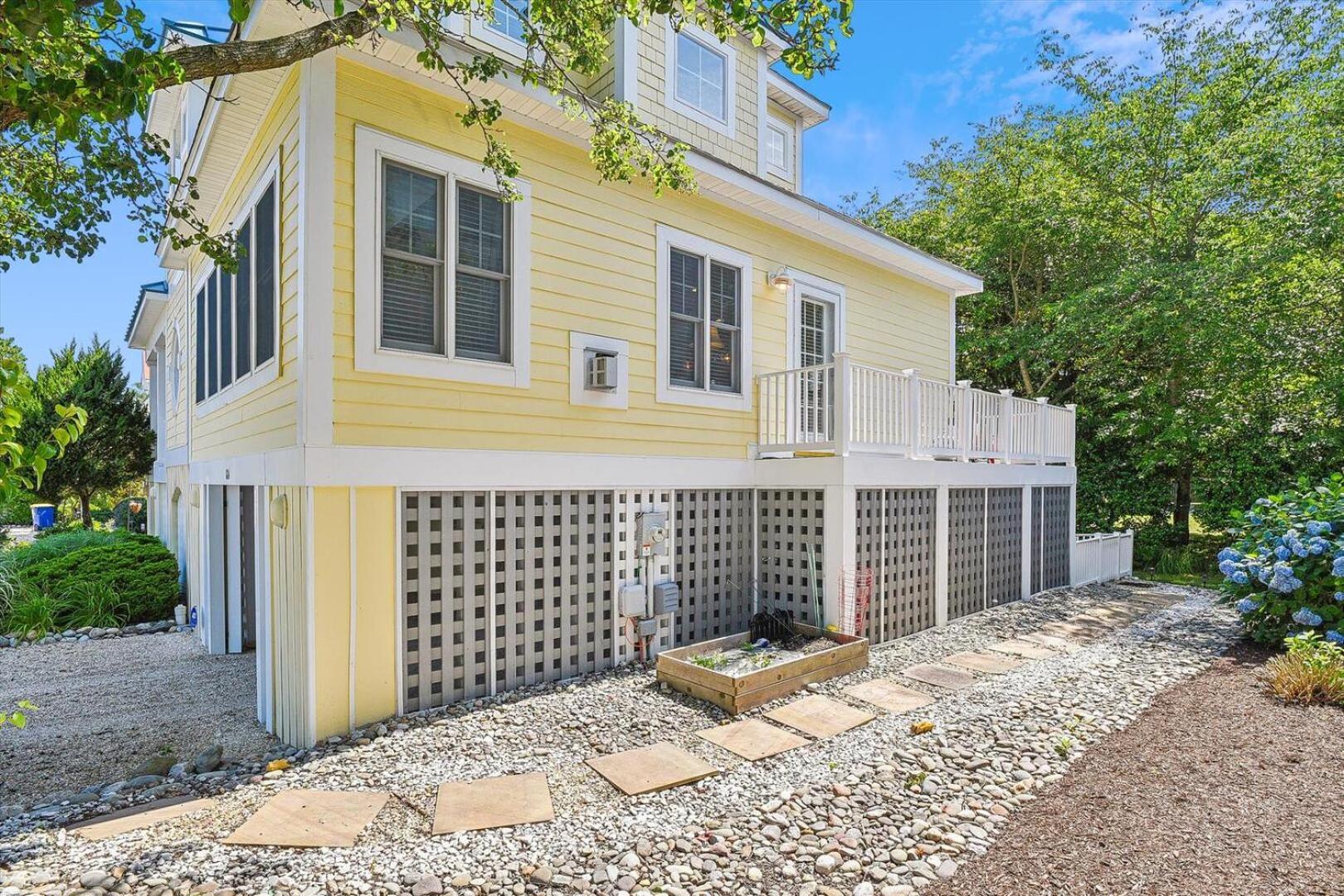Tingle Avenue 624 Holiday home