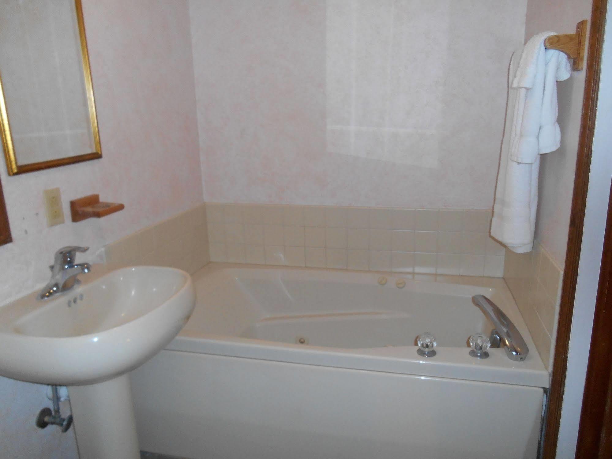 Meris Gardens Bed & Breakfast Bethany Beach