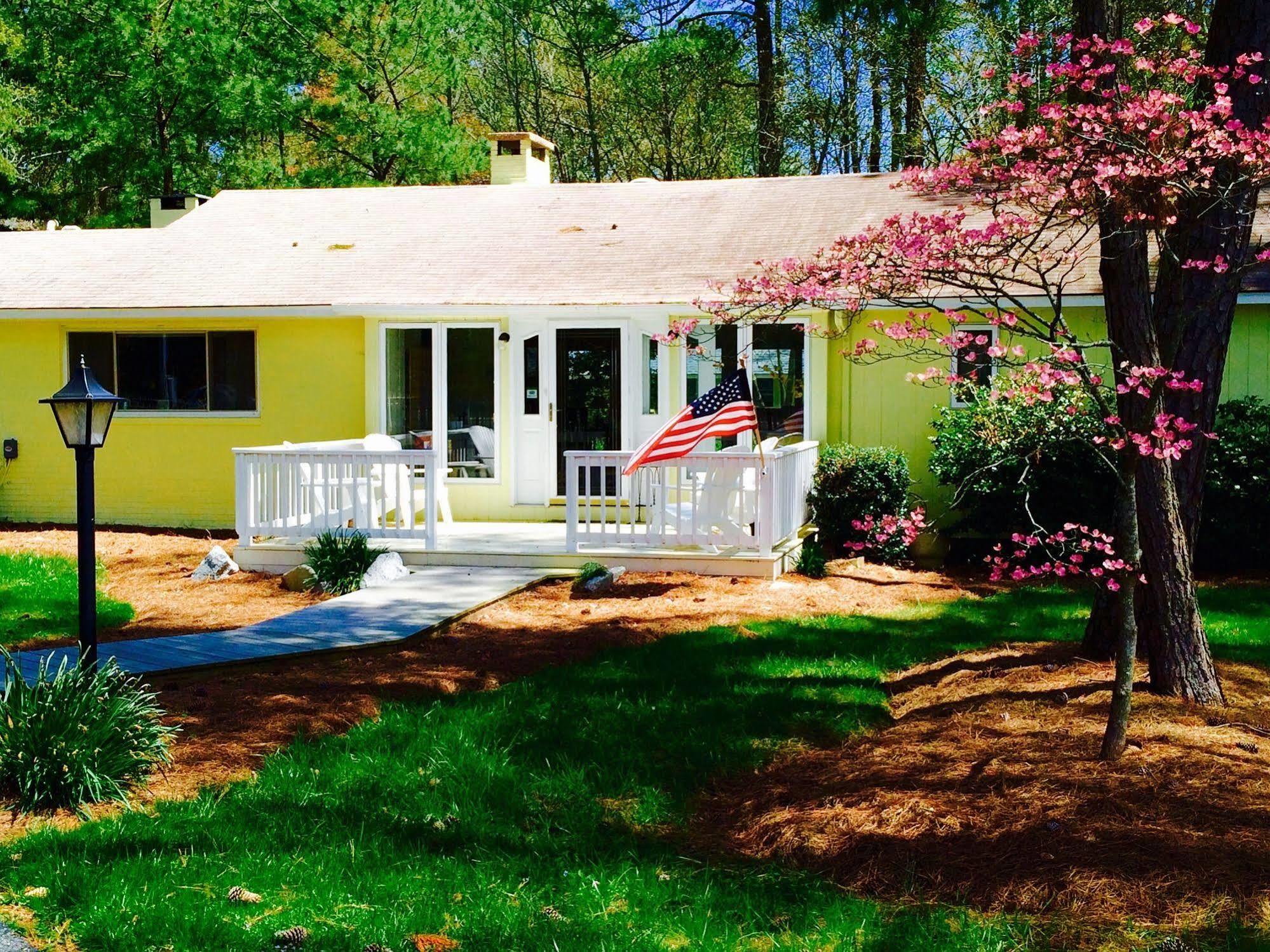 Bed & Breakfast Meris Gardens 3*