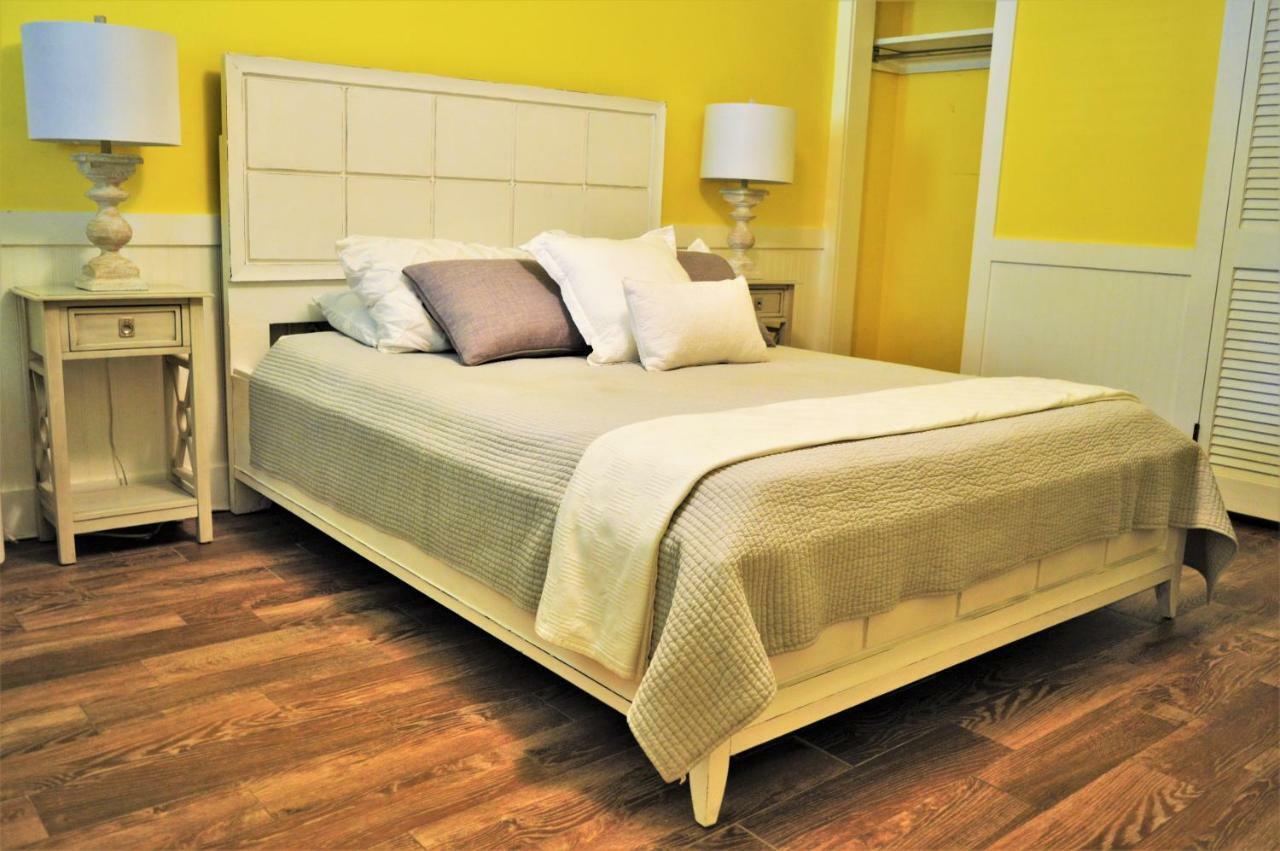 Meris Gardens Bed & Breakfast 3*