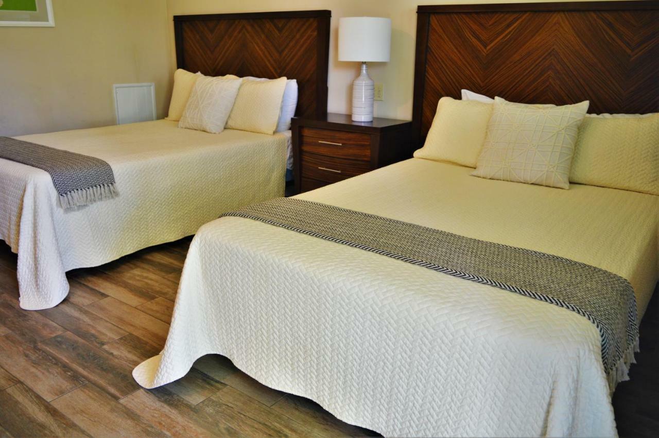 Meris Gardens Bed & Breakfast