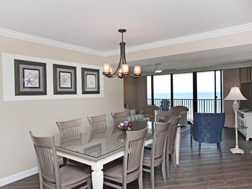 606s Edgewater House