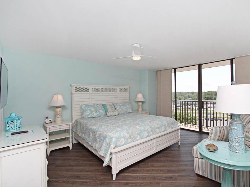 Apartment 606s Edgewater House
