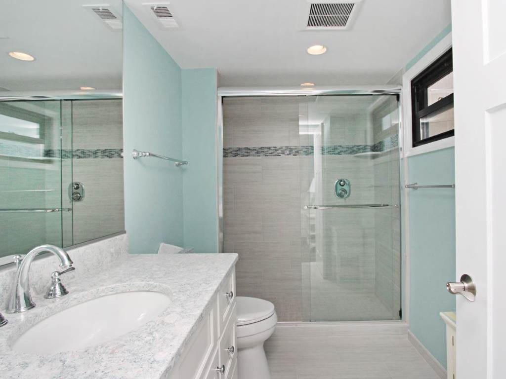 Apartment 606s Edgewater House *