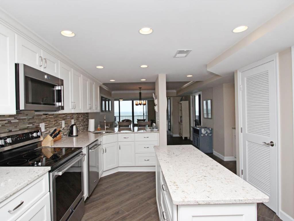 606s Edgewater House